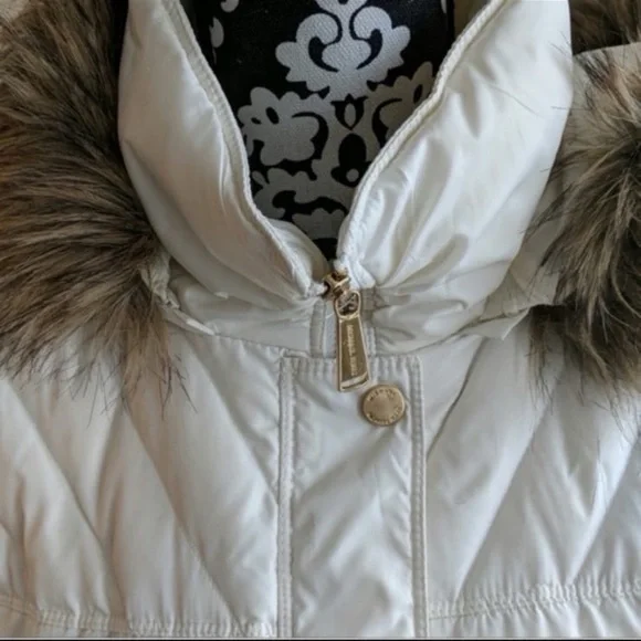 Gorgeous Michael Kors Jacket.
Size L - Picture 4 of 5